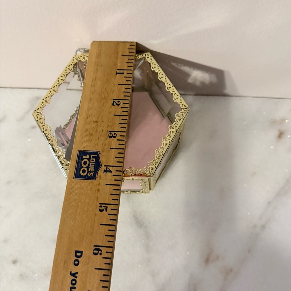 Elegant Gold filigree and Pink bottom Glass Jewelry Box antique style - Picture 8 of 10